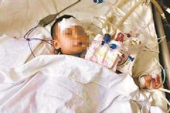 1歲童誤喝"蚊香液"中毒，洗胃用掉24瓶小蘇打[多圖]