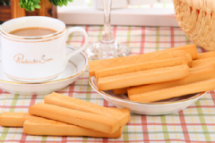 哪些人喝牛奶會(huì)腹瀉？黑糖牛奶棒怎么做？[圖]