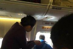嫌熱打開艙門被拘，男子被刑事拘留15天[多圖]