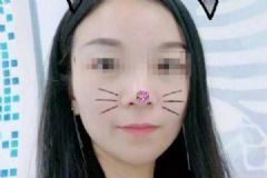 9歲女孩畫(huà)胃癌媽媽?zhuān)菏遣皇俏液煤卯?huà)了，媽媽就會(huì)好起來(lái)[多圖]