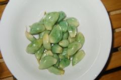 醋泡大蒜發(fā)綠怎么回事？醋泡大蒜發(fā)綠可以吃嗎？[圖]