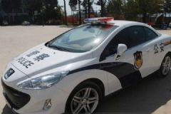 女童游玩中暑暈厥，交警駕車開(kāi)道送醫(yī)，如何預(yù)防兒童中暑？[多圖]