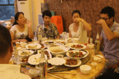 喝酒吃什么會(huì)導(dǎo)致中毒？喝酒最好不要吃什么？[圖]