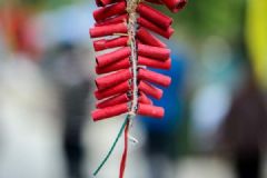 女子被鞭炮炸傷臀部，8天后牙關(guān)變緊張不開嘴[多圖]