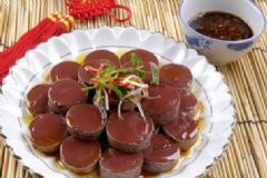 吃豬血有什么養(yǎng)生作用？豬血的功效作用有哪些？[圖]