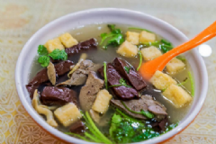 喝鴨血湯有什么好處？鴨血湯食用禁忌有哪些？[圖]