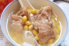 黃豆排骨湯有什么營(yíng)養(yǎng)價(jià)值？黃豆排骨湯有什么飲食禁忌？[圖]