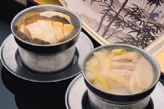 經(jīng)常掉頭發(fā)吃那些食物比較好？掉頭發(fā)有哪些治療偏方？[圖]
