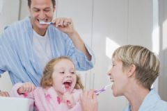 孩子嘴巴潰瘍用什么藥？小孩嘴巴潰瘍?cè)趺粗委?？[多圖]
