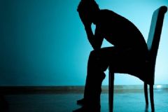 抑郁癥患者吃什么食物好？抑郁癥患者有哪些癥狀表現(xiàn)？[圖]