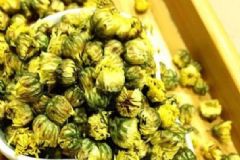 菊花紅蘿卜燉豬養(yǎng)生湯有哪些功效作用？喝菊花茶的禁忌事項(xiàng)？[圖]