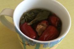 黑枸杞和紅棗可以一起泡嗎？黑枸杞紅棗泡水的功效？[圖]
