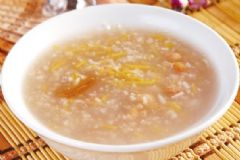出虛汗吃什么食物好？經(jīng)常出虛汗就吃它？[圖]