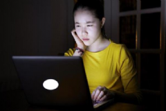 經(jīng)常熬夜的人吃什么食物好？經(jīng)常熬夜對(duì)身體的傷害有哪些？[圖]