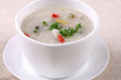 患上酒精肝應(yīng)該怎么辦？怎樣通過(guò)食療緩解酒精肝？[圖]