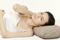 脖子發(fā)麻是什么原因造成的？怎樣能讓頸椎放松下來？[多圖]