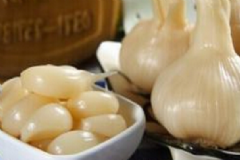 醋泡大蒜的功效有哪些？醋泡大蒜有什么營(yíng)養(yǎng)價(jià)值？[圖]