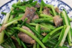 吃青蒜對(duì)身體有何功效？青蒜苗的功效與營(yíng)養(yǎng)價(jià)值有哪些？[圖]