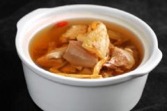 鴿子湯的營養(yǎng)功效有哪些？如何吃鴿子營養(yǎng)價值最高？[圖]