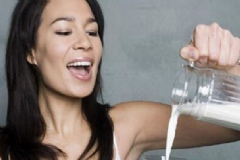 女人補(bǔ)鈣有什么要注意的？女性補(bǔ)鈣的注意事項(xiàng)有哪些？[圖]