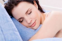 長期睡眠不足有何危害？睡眠不足需怎么辦？[圖]