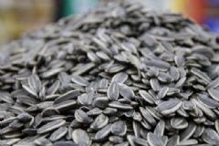 哪些零食最好不要吃？哪些常見零食對健康危害大？[圖]