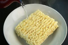常吃方便面對(duì)健康有什么危害？常吃方便面對(duì)身體危害有哪些？[圖]