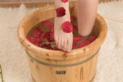 泡腳有什么用？不宜泡腳的人群有哪些？[圖]