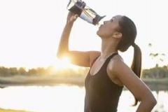 夏季如何根據(jù)自己的體質(zhì)補(bǔ)水？夏季補(bǔ)水有講究[多圖]