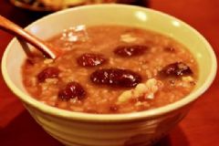 女性貧血適合吃什么食物？哪些食物能夠調(diào)理貧血病癥？[圖]