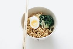 方便面怎么吃更營養(yǎng)？吃方便面搭配什么食物好？[圖]