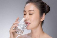 人體什么時候要補(bǔ)水？女孩喝水有什么好處？[圖]