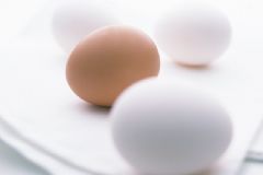 雞蛋臭了還能吃嗎？不宜食用的雞蛋有哪些？[圖]