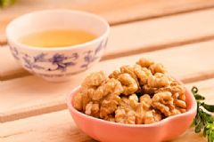 核桃怎么吃最營養(yǎng)健康？核桃的營養(yǎng)吃法有哪些？[圖]