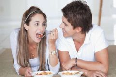 吃飯常咬到舌頭是什么原因？吃飯容易咬到舌頭是怎么回事？[圖]