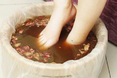 經(jīng)常泡腳有什么作用？不適合泡腳的人群有那些？[圖]