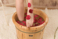 秋季什么時(shí)候泡腳最好？秋季用什么泡腳好？[圖]