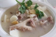 骨頭湯真的能補(bǔ)鈣嗎？吃哪些食物補(bǔ)鈣最好？[圖]