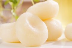 不剝皮吃會中毒的食物有哪些？哪些食物要剝皮吃？[圖]