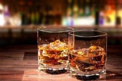 喝酒皮膚過敏了怎么辦？酒精過敏的癥狀有哪些？[圖]