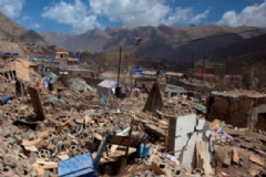 遇到地震怎么辦？學校發(fā)生地震如何自救？[圖]