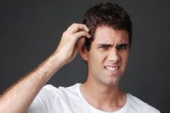 頭皮發(fā)癢能用手指扣嗎？頭皮發(fā)癢怎么辦？[多圖]
