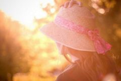 夏天穿什么材質(zhì)的衣服涼快？夏天穿什么顏色的衣服防曬[圖]