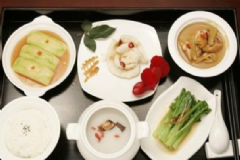 剖腹產(chǎn)后飲食應(yīng)該如何安排？剖腹產(chǎn)后飲食注意事項(xiàng)有哪些？[圖]