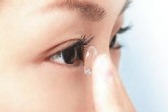 戴隱形眼鏡頭暈是咋回事？第一次戴隱形眼鏡頭暈？[圖]