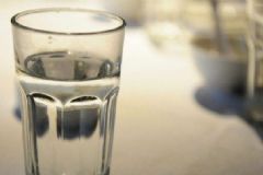 溫開水有哪些養(yǎng)生功效？溫開水怎么使用比較好？[圖]