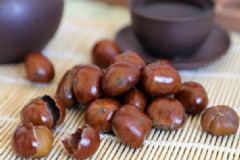 板栗的養(yǎng)生功效有哪些？板栗怎么吃可以補腎健脾？[圖]