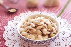 南瓜子的功效作用有哪些？吃南瓜子的注意事項有哪些？[圖]