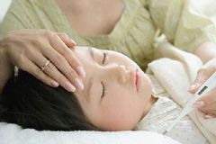 十歲孩子有點發(fā)燒怎么辦？10歲女孩發(fā)燒怎么快速退燒？[圖]