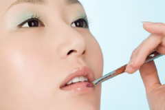 夏季怎么保養(yǎng)自己的唇部？如何保持唇部滋潤？[圖]